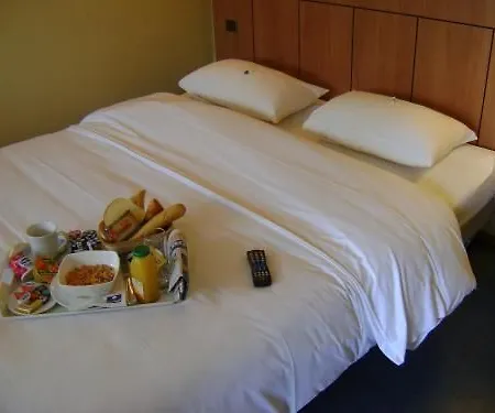 Kyriad Mulhouse Est - Hotel 3*